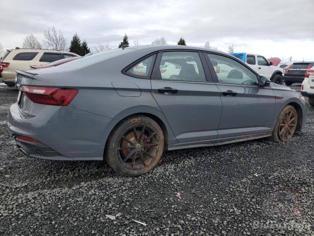 3VW9T7BU8RM033844