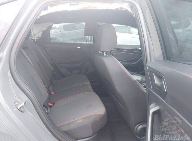 3VW9T7BU8RM033844