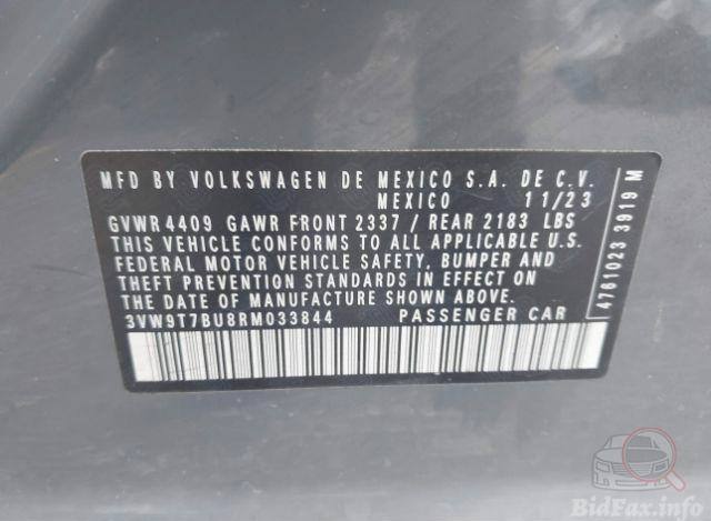 3VW9T7BU8RM033844