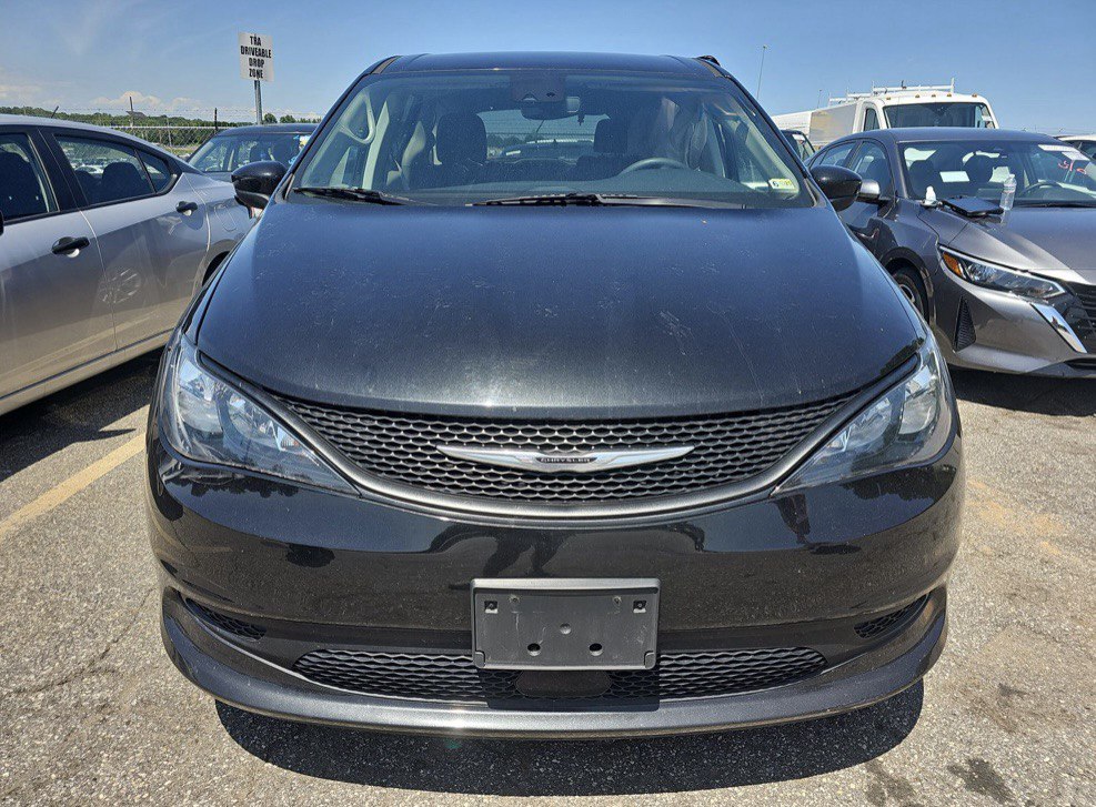 Chrysler Voyager Lx 2023 Black 3.6L vin: 2C4RC1CG8PR564136 - 2C4RC1CG8PR564136