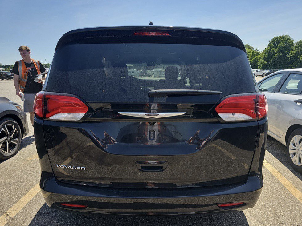 Chrysler Voyager Lx 2023 Black 3.6L vin: 2C4RC1CG8PR564136 - 2C4RC1CG8PR564136