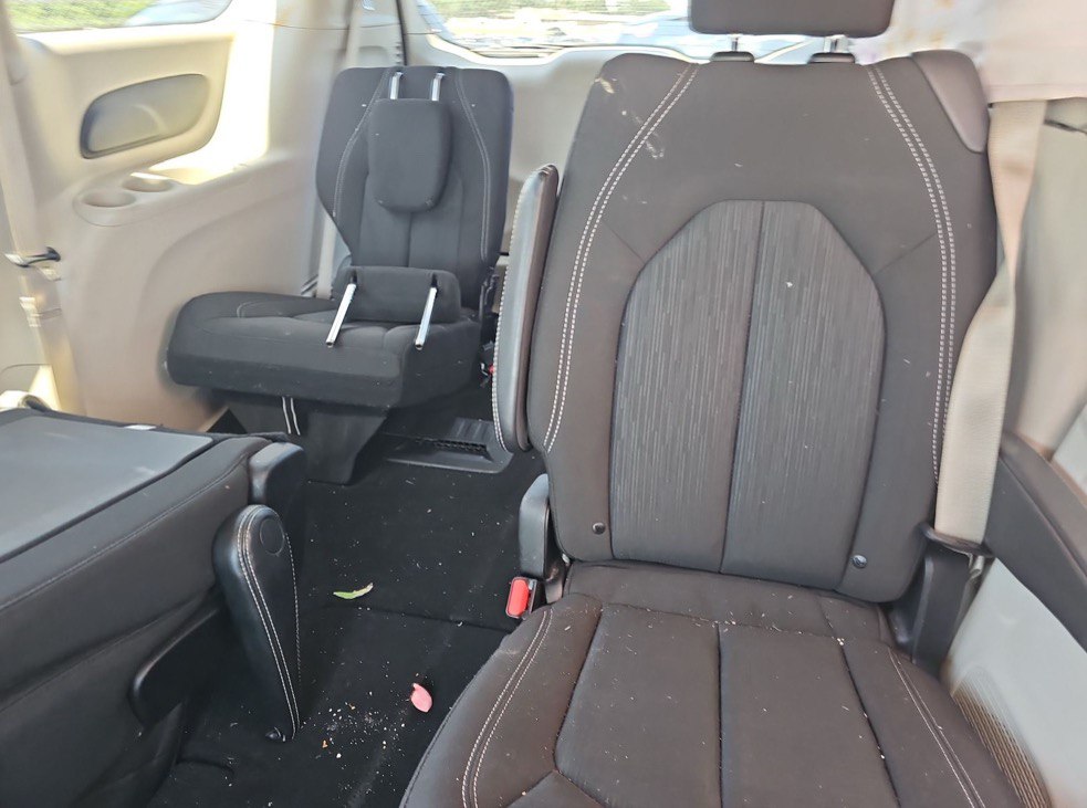 Chrysler Voyager Lx 2023 Black 3.6L vin: 2C4RC1CG8PR564136 - 2C4RC1CG8PR564136