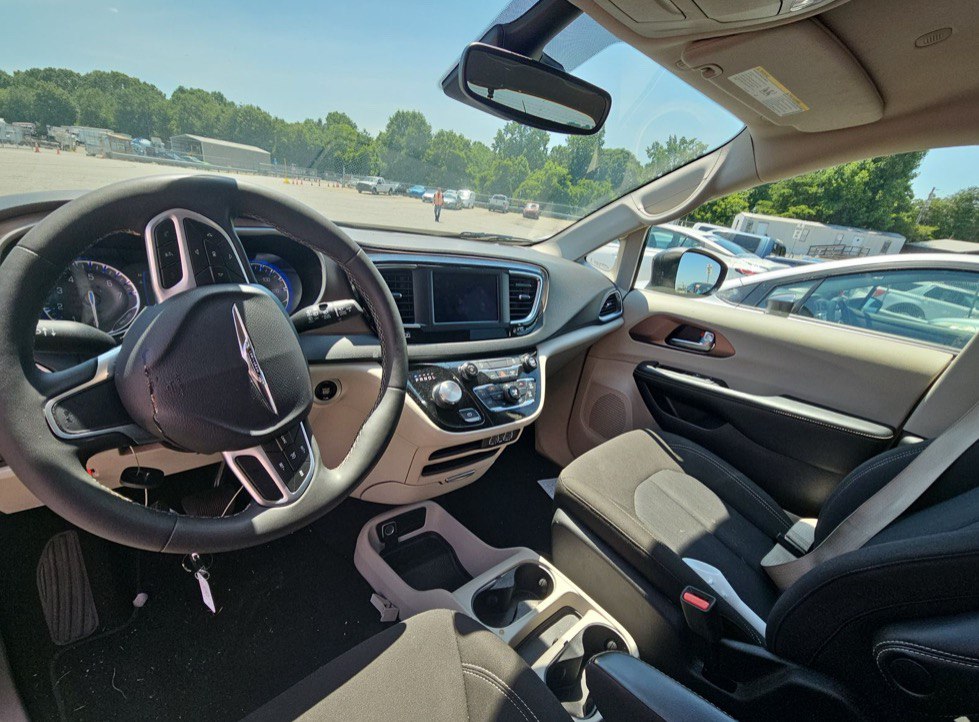 Chrysler Voyager Lx 2023 Black 3.6L vin: 2C4RC1CG8PR564136 - 2C4RC1CG8PR564136