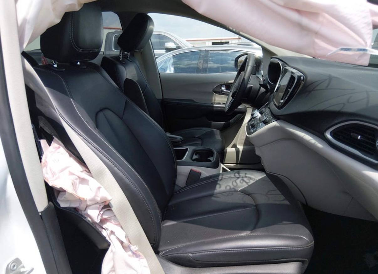 Chrysler Pacifica Touring L 2024 White 3.6L vin: 2C4RC1BG7RR151886 - 2C4RC1BG7RR151886