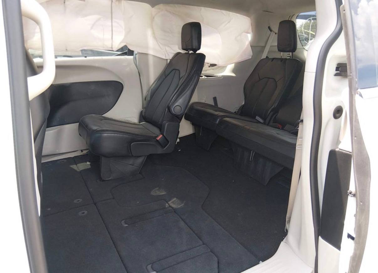 Chrysler Pacifica Touring L 2024 White 3.6L vin: 2C4RC1BG7RR151886 - 2C4RC1BG7RR151886