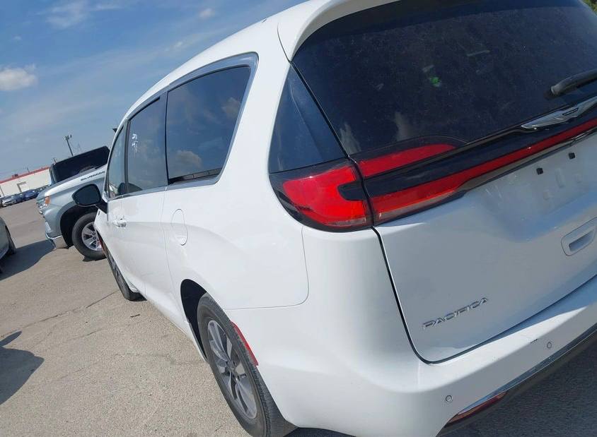 Chrysler Pacifica Hybrid Select 2024 White 3.6L 6 vin: 2C4RC1S70RR153494 - 2C4RC1S70RR153494
