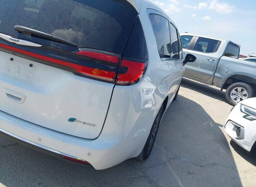 Chrysler Pacifica Hybrid Select 2024 White 3.6L 6 vin: 2C4RC1S70RR153494 - 2C4RC1S70RR153494