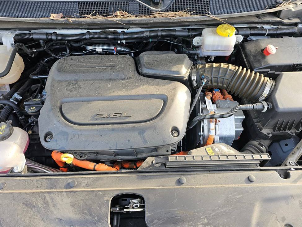 Chrysler Pacifica Hybrid Select 2024 White 3.6L 6 vin: 2C4RC1S70RR153494 - 2C4RC1S70RR153494