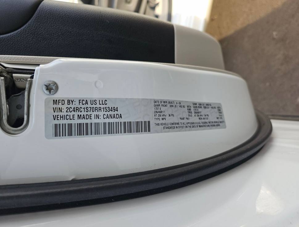 Chrysler Pacifica Hybrid Select 2024 White 3.6L 6 vin: 2C4RC1S70RR153494 - 2C4RC1S70RR153494